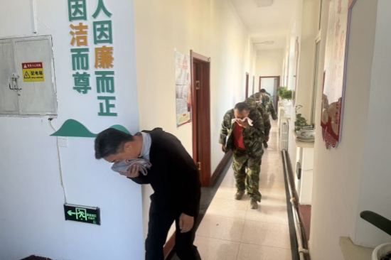 1750386285498541.jpg 綜合調(diào)查設計處開展消防安全演練(2).jpg