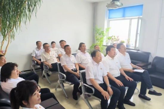 傳承紅色基因 筑牢紀律防線 大川林場與物資公司黨支部聯(lián)合開展慶“七一”主題教育活動（2）.jpg