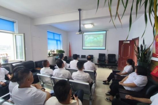 傳承紅色基因 筑牢紀律防線 大川林場與物資公司黨支部聯(lián)合開展慶“七一”主題教育活動（1）.jpg